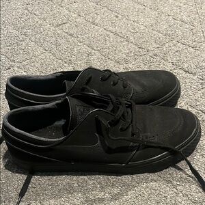 Nike  Mens All Black Janoskis